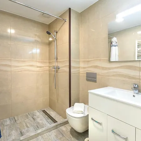 Casa Atanasiu Langa Biserica Neagra In Centrul Istoric (adults Only) 3* Brassó