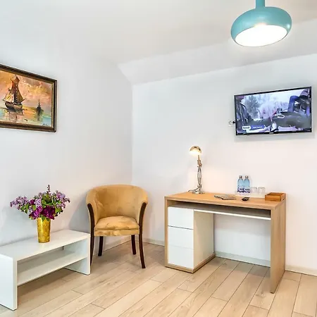 Vendégház Casa Atanasiu Langa Biserica Neagra In Centrul Istoric (adults Only)