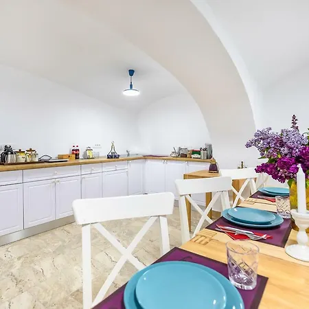 Casa Atanasiu Langa Biserica Neagra In Centrul Istoric (adults Only) Brassó