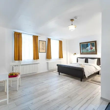 Vendégház Casa Atanasiu Langa Biserica Neagra In Centrul Istoric (adults Only) Brassó