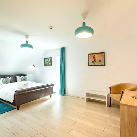 Casa Atanasiu Langa Biserica Neagra In Centrul Istoric (adults Only) 3*