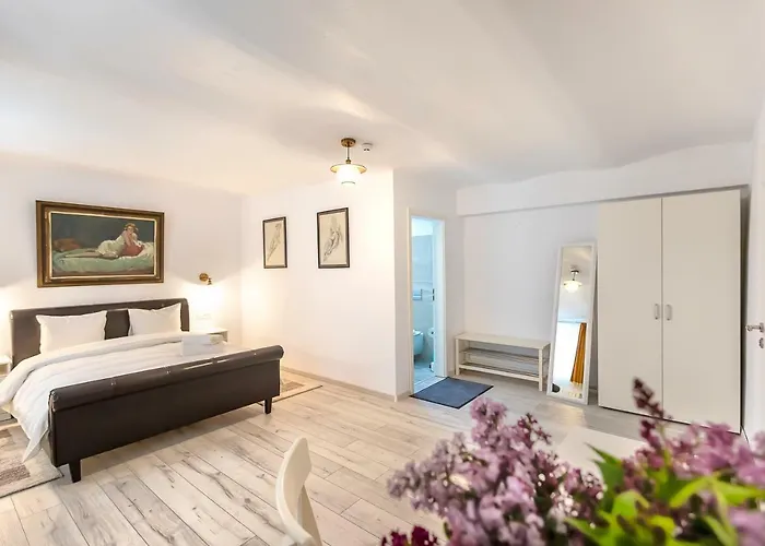 Casa Atanasiu Lângă Biserica Neagră în Centrul Istoric Brașov