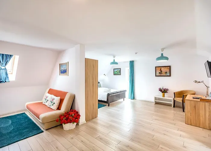 Pensiune Casa Atanasiu Lângă Biserica Neagră în Centrul Istoric