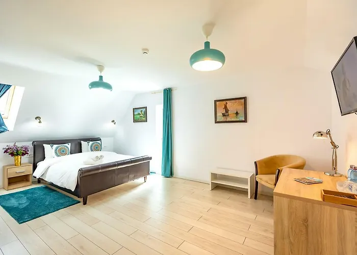 Casa Atanasiu Lângă Biserica Neagră în Centrul Istoric 3*